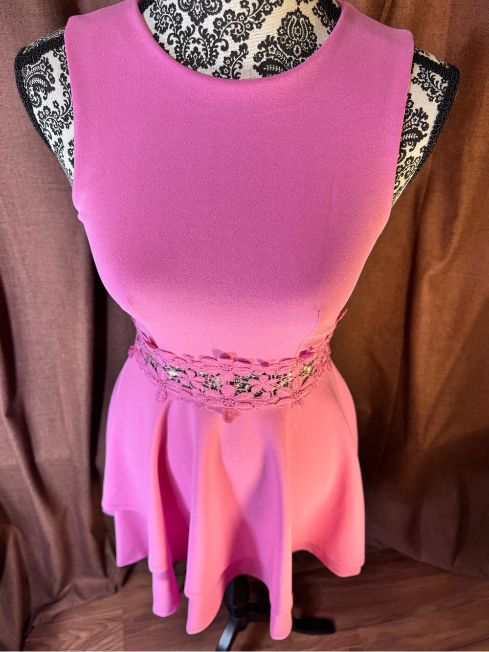 B. Darlin Pink Sleeveless Lace-Waist Fit & Flare Dress size 1/2 - Picture 10 of 11